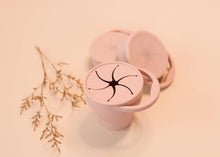 Load image into Gallery viewer, Collapsible Silicone Snackie Cup