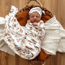 Load image into Gallery viewer, Snuggle Hunny Muslin Wrap.
