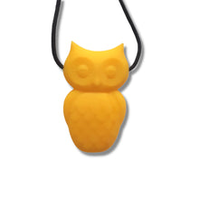 Load image into Gallery viewer, Jelly Stone Owl Pendant.
